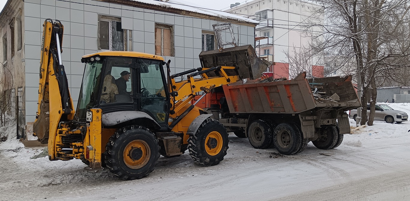 Уборка и вывоз строительного мусора, ТБО с помощью экскаватора и самосвала в Алексеевке